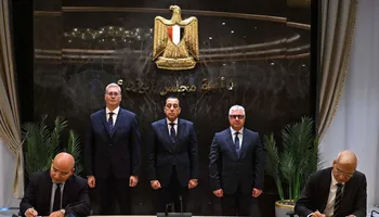 رئيس الوزراء يشهد توقيع اتفاق بالمنطقة الاقتصادية