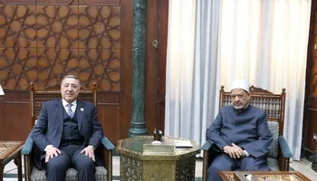 شيخ الأزهر يستقبل رئيس المحكمة الدستورية العليا