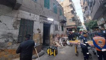 عقار الإسكندرية المنهار