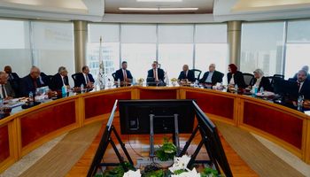 لجنة الطروحات