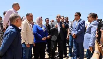 محافظ الإسماعيلية يصل موقع حادث الدواويس.ارشيفية