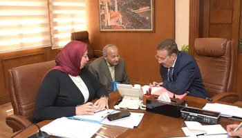 محافظ بورسعيد: تلبية مطالب أسر الشهداء والمحاربين القدماء وتوفير فرص عمل ومصادر دخل ودعم إنساني متكامل