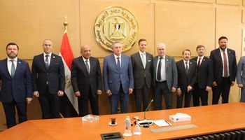 مصر وروسيا تبحثان مستجدات مشروعات الطاقة المتججددة