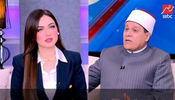 مظهر شاهين وياسمين عز