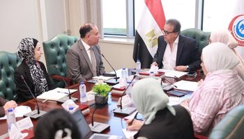 وزير الصحة والسكان