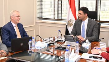 وزير الصناعة