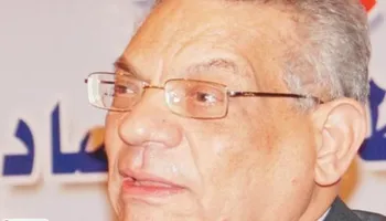 وفاة إسماعيل حسن محافظ البنك المركزي الأسبق