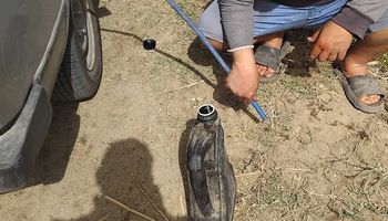 ياسر دهشان مزارع إسمعلاوي يواجه معاناة ري الأرض يقول السيارة وملأ الجركن 