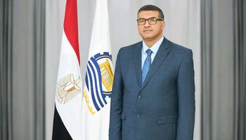 محافظ قنا