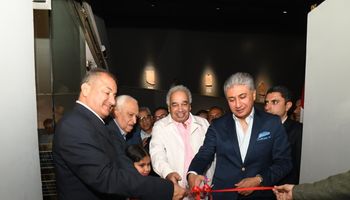 الافتتاح 