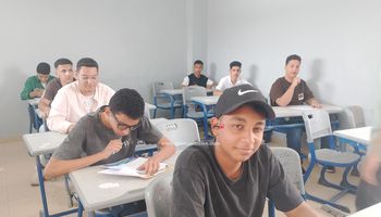 امتحانات الصف الثاني الثانوي بسوهاج 