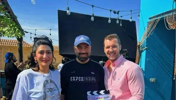 مسلسل آخر شقة فوق 