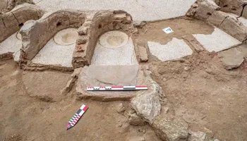 إحدى القطع الأثرية المعثور عليها