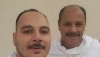 الشاب ووالده 