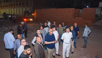 المهندس أيمن عطية خلال الجولة