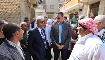 المهندس سامي قنديل خلال الجولة