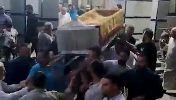 جانب من الجنازة