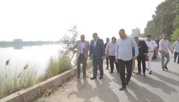محافظ قنا