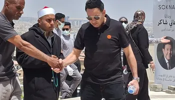 مصطفى قمر من جنازة هاني شاكر 