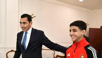 وزير الشباب والرياضة وعبد الله حسونة