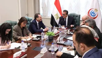 وزير الصحة والسفير الفرنسي