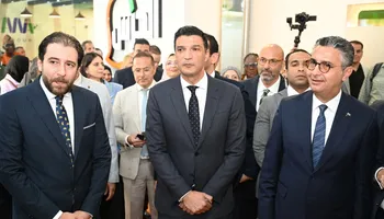 وزيرا الصناعة والتموين اثناء الافتتاح