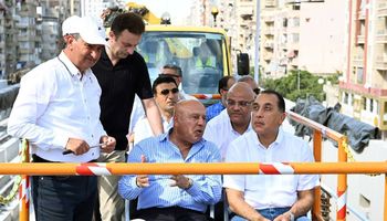 رئيس الوزراء ووزير النقل 