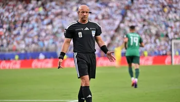 حكم مباراة مصر وإيران 