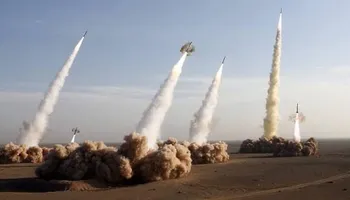 إطلاق صواريخ 