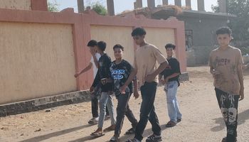 جانب من الطلاب أمام اللجان 