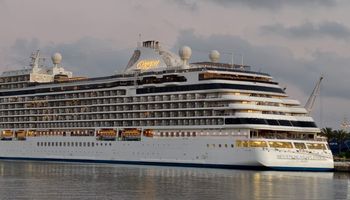 سفينة seven seas splendor