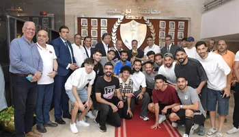 محافظ بورسعيد  يقرر صرف مكافاه ماليه للاعبي المصرى  تقديرا  للإنجاز التاريخي 