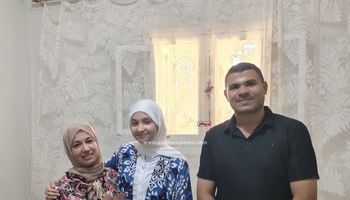 مراسل جريدة أهل مصر مع رقية الأولي علي الإسماعيلية في الشهادة الاعدادية 
