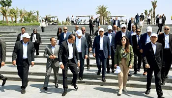 مصطفى مدبولي يتفقد حدائق تلال الفسطاط