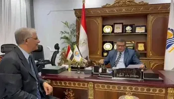 محافظ قنا