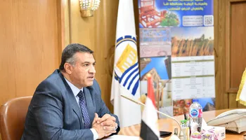 محافظ قنا