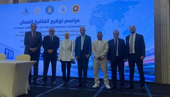 اتحاد الغرف التجارية ومصلحة الجمارك يوقعان اتفاقية &rlm;الضمان لتفعيل نظام "التير"