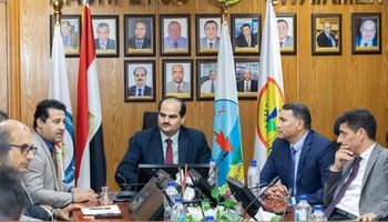  رئيس إيجاس يتابع خطط زيادة إنتاج الغاز بشركة البرلس