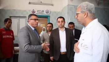 محافظ قنا فين الدكاترة 