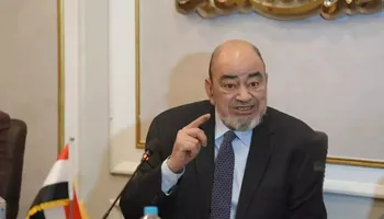 محمد إسماعيل عبده رئيس شعبة المستلزمات الطبية