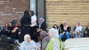 أولياء أمور الطالبات