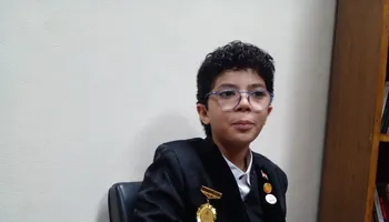 الطفل العبقري أدهم الجمال