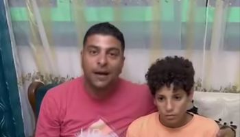 الطفل عدي ووالده