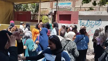 خروج الطالبات من لجان الامتحان