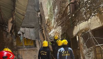 عقار الإسكندرية المنهار