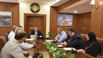  محافظ بورسعيد يبحث التعاون مع شركة "نيرك" لتدريب طلاب التعليم الفني وإنشاء مدرسة تكنولوجية تطبيقية بالمحافظة