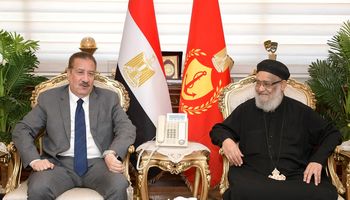 محافظ بورسعيد يستقبل وفد الكنيسة برئاسة الأنبا بولا  