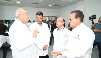 وزراء الصحة والصناعة وتالاستثمار 