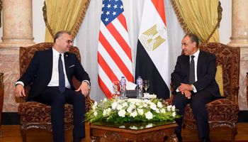 وزير الخارجية ومستشار ترامب