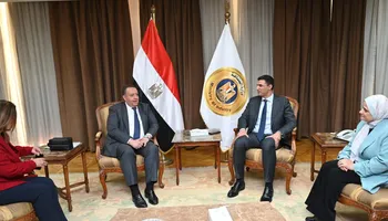 وزير الصناعة ونقيب المهندسين